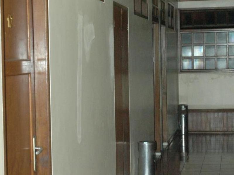 Hotel Bontocinde Makassar Bagian luar foto